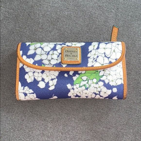 Dooney & Bourke Handbags - Dooney and Burke hydrangeas wallet